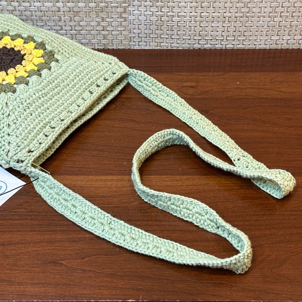 🌟HP🌟Crocheted Green Square Sunflower  Crossbody Bag by Earthbound Trading Co. - Picture 7 of 9